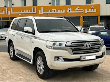 Toyota  Land Cruiser  VXR  2018  Automatic  198,000 Km  8 Cylinder  Four Wheel Drive (4WD)  SUV  White