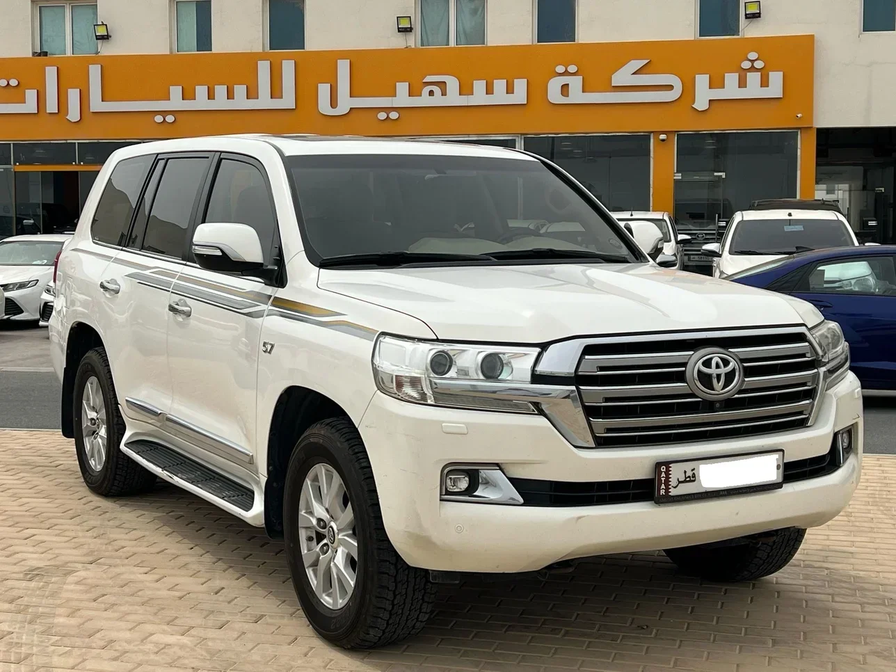 Toyota  Land Cruiser  VXR  2018  Automatic  198,000 Km  8 Cylinder  Four Wheel Drive (4WD)  SUV  White