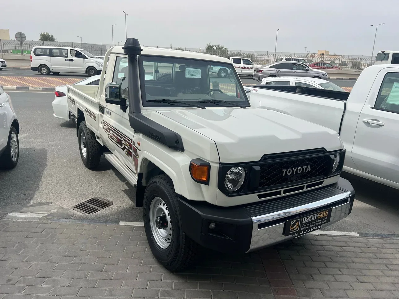  Toyota  Land Cruiser  LX  2025  Manual  0 Km  4 Cylinder  Four Wheel Drive (4WD)  Pick Up  White  With Warranty