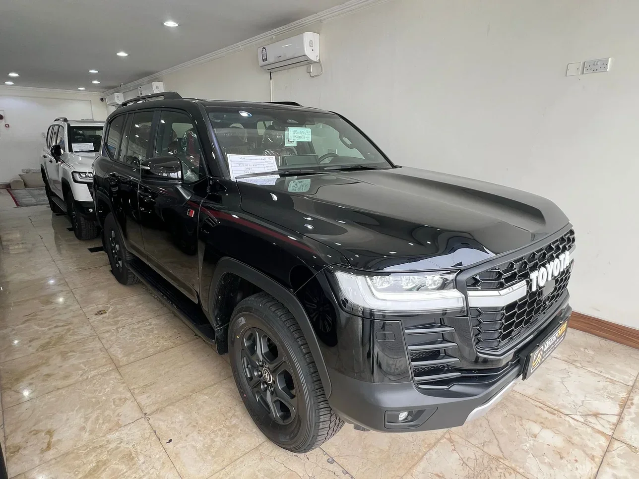 Toyota  Land Cruiser  GR Sport Twin Turbo  2025  Automatic  0 Km  6 Cylinder  Four Wheel Drive (4WD)  SUV  Black  With Warranty