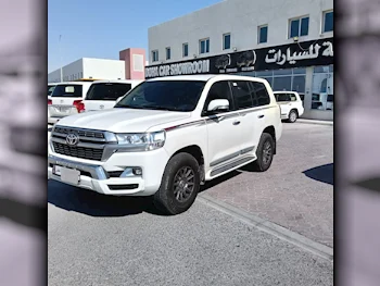 Toyota  Land Cruiser  G  2017  Automatic  256,000 Km  6 Cylinder  Four Wheel Drive (4WD)  SUV  White