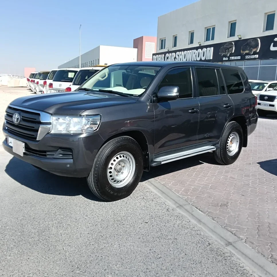  Toyota  Land Cruiser  G  2017  Automatic  285,000 Km  6 Cylinder  Four Wheel Drive (4WD)  SUV  Gray  With Warranty