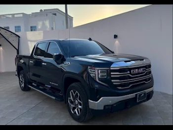 GMC  Sierra  SLT  2023  Automatic  74,000 Km  8 Cylinder  Four Wheel Drive (4WD)  Pick Up  Black  With Warranty