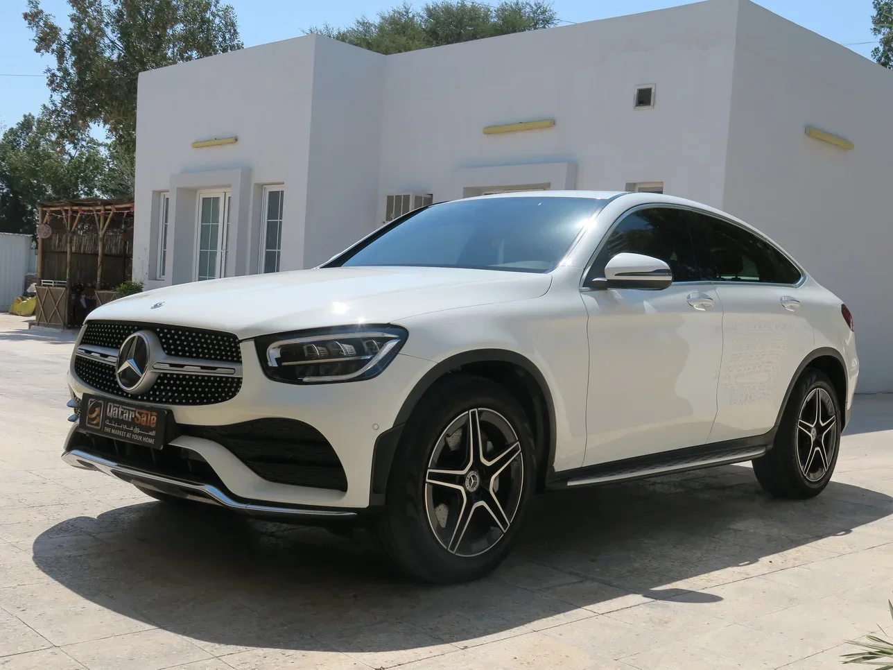 Mercedes-Benz  GLC  200  2023  Automatic  65,000 Km  4 Cylinder  Four Wheel Drive (4WD)  SUV  White  With Warranty