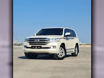 Toyota  Land Cruiser  GXR  2017  Automatic  199,000 Km  8 Cylinder  Four Wheel Drive (4WD)  SUV  White