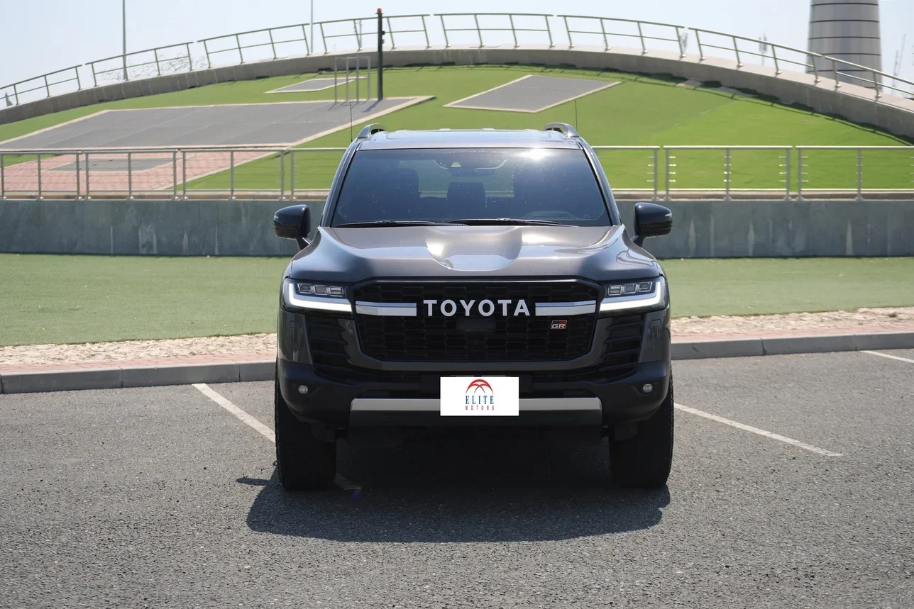 Toyota  Land Cruiser  GR Sport Twin Turbo  2022  Automatic  89,000 Km  6 Cylinder  Four Wheel Drive (4WD)  SUV  Gray