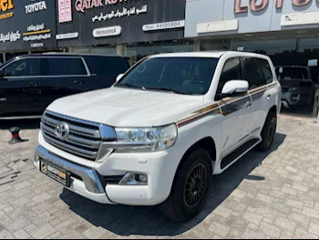 Toyota  Land Cruiser  GXR  2016  Automatic  226,000 Km  8 Cylinder  Four Wheel Drive (4WD)  SUV  White
