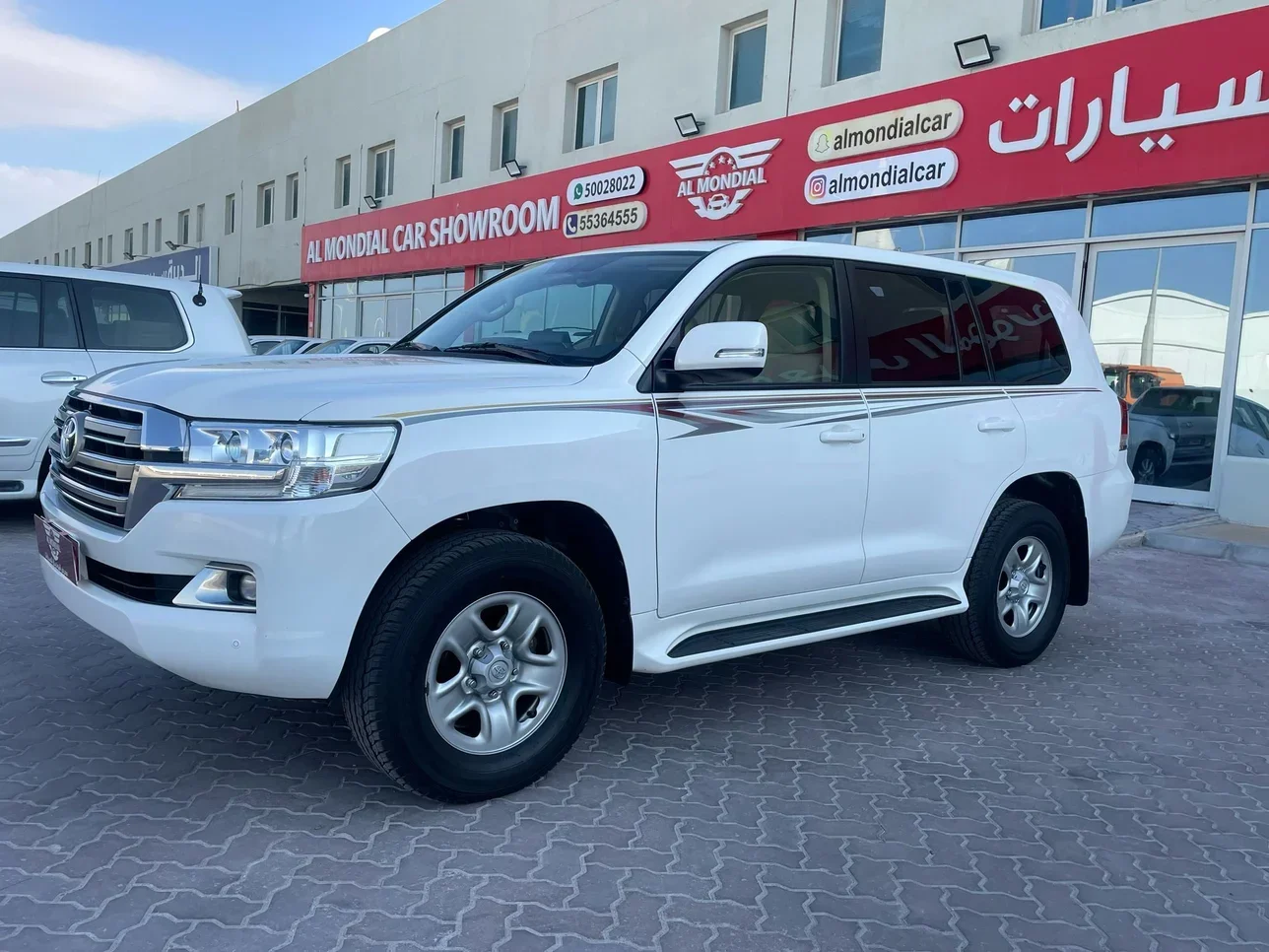 Toyota  Land Cruiser  GXR  2018  Automatic  150,000 Km  6 Cylinder  Four Wheel Drive (4WD)  SUV  White