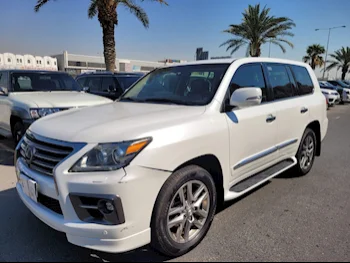 Lexus  LX  570 S  2015  Automatic  267,000 Km  8 Cylinder  Four Wheel Drive (4WD)  SUV  White