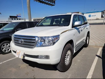 Toyota  Land Cruiser  GXR  2011  Automatic  370,000 Km  8 Cylinder  Four Wheel Drive (4WD)  SUV  White  With Warranty