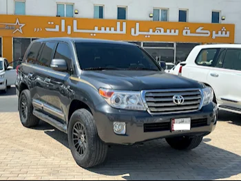 Toyota  Land Cruiser  VXR  2013  Automatic  422,000 Km  8 Cylinder  Four Wheel Drive (4WD)  SUV  Gray