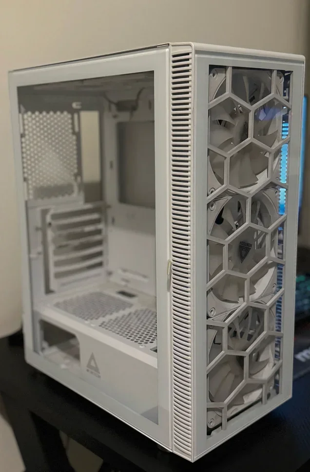 صناديق الكمبيوتر مونتيك  زجاج صلب  2020  2  يو  اس بي 3.2 الجيل ال 2 تايب-سي  يأتي مع مراوح \  أي تي اكس ميد تاور  أبيض  اي تي اكس