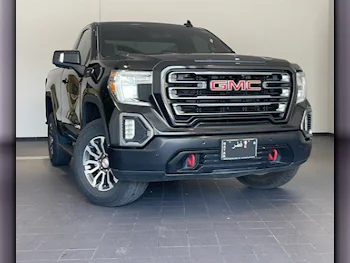 GMC  Sierra  AT4  2022  Automatic  84,600 Km  8 Cylinder  Four Wheel Drive (4WD)  Pick Up  Black  With Warranty