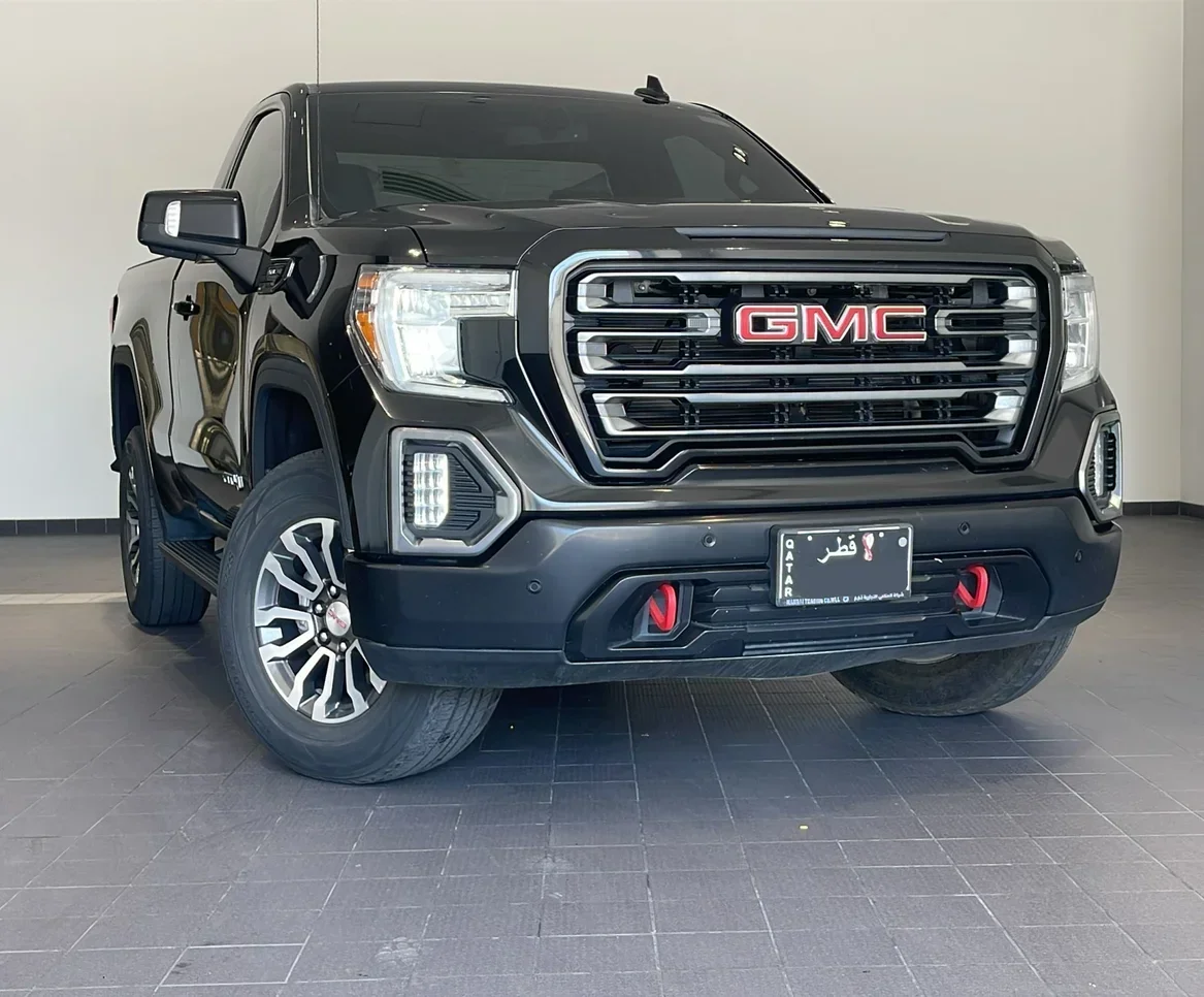 GMC  Sierra  AT4  2022  Automatic  84,600 Km  8 Cylinder  Four Wheel Drive (4WD)  Pick Up  Black  With Warranty