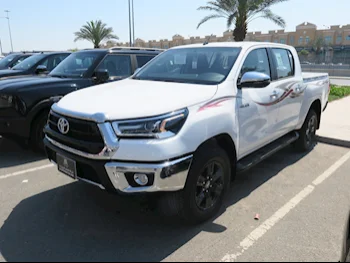 Toyota  Hilux  2025  Automatic  0 Km  4 Cylinder  Four Wheel Drive (4WD)  Pick Up  White  With Warranty