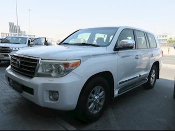 Toyota  Land Cruiser  GXR  2014  Automatic  236,000 Km  8 Cylinder  Four Wheel Drive (4WD)  SUV  White