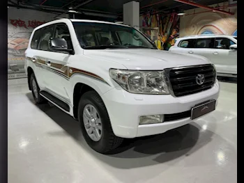 Toyota  Land Cruiser  GXR  2009  Automatic  470,000 Km  8 Cylinder  Four Wheel Drive (4WD)  SUV  White