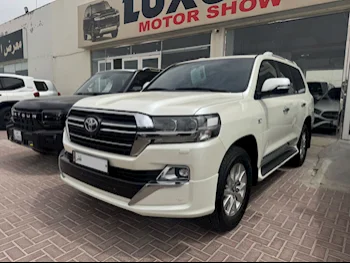 Toyota  Land Cruiser  VXR  2017  Automatic  161,000 Km  8 Cylinder  Four Wheel Drive (4WD)  SUV  White