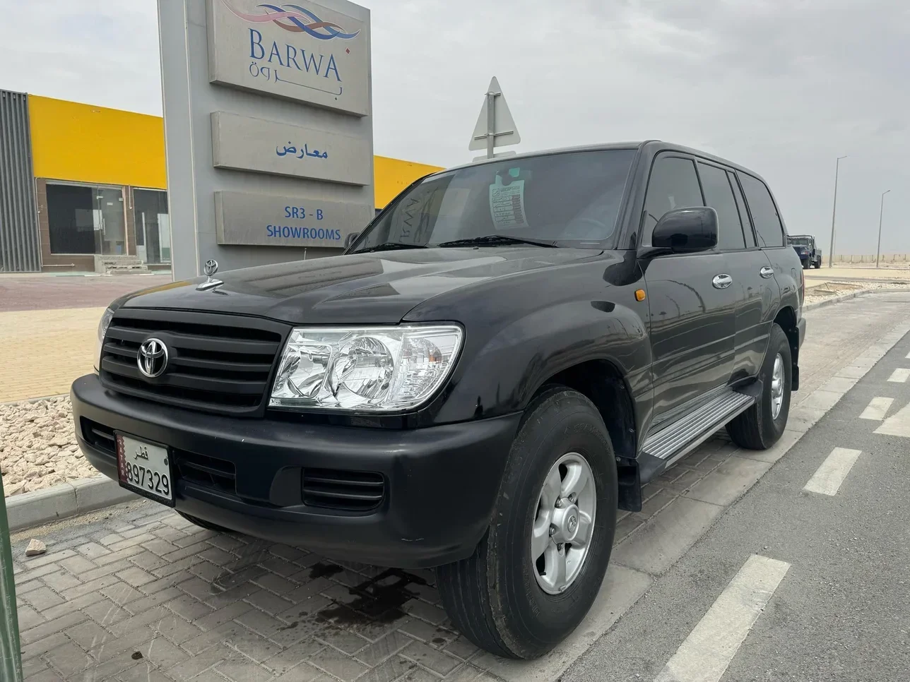 Toyota  Land Cruiser  G  2006  Manual  44,000 Km  6 Cylinder  Four Wheel Drive (4WD)  SUV  Black