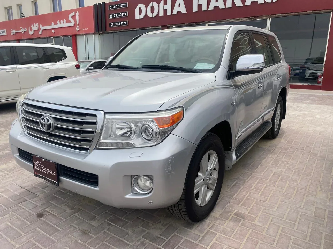 Toyota  Land Cruiser  VXR  2015  Automatic  450,000 Km  8 Cylinder  Four Wheel Drive (4WD)  SUV  Silver