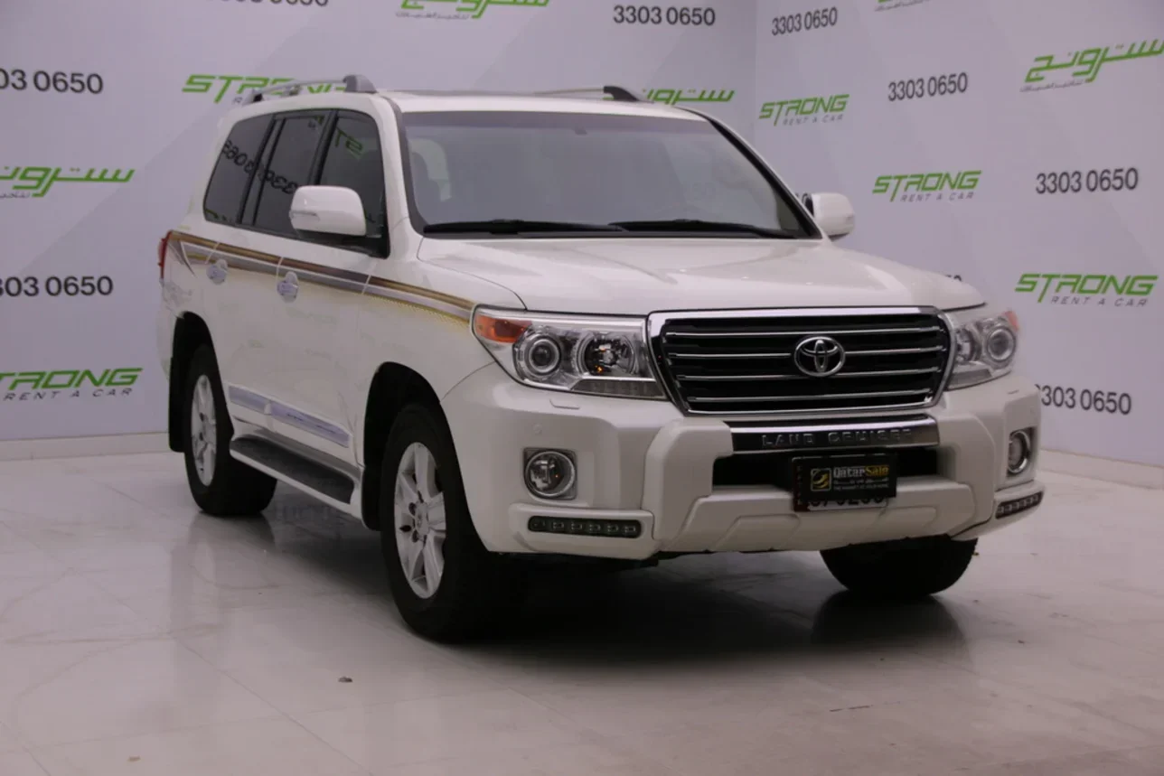 Toyota  Land Cruiser  GXR  2015  Automatic  132,000 Km  8 Cylinder  Four Wheel Drive (4WD)  SUV  Pearl