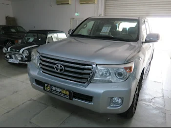 Toyota  Land Cruiser  GXR  2015  Automatic  283,000 Km  8 Cylinder  Four Wheel Drive (4WD)  SUV  Silver