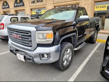 GMC  Sierra  2500 HD  2017  Automatic  272,000 Km  8 Cylinder  Four Wheel Drive (4WD)  Pick Up  Black