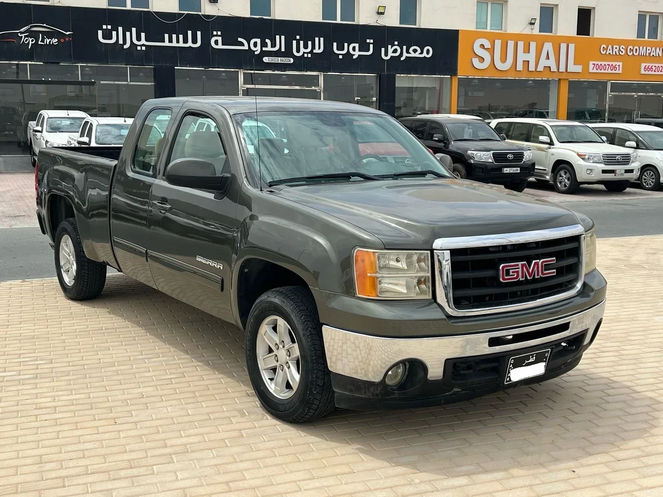 GMC  Sierra  SLE  2008  Automatic  41,000 Km  8 Cylinder  Four Wheel Drive (4WD)  Pick Up  Gray