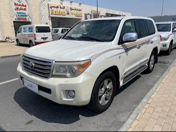 Toyota  Land Cruiser  VXR  2013  Automatic  409,000 Km  8 Cylinder  Four Wheel Drive (4WD)  SUV  White