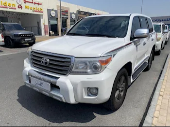 Toyota  Land Cruiser  GXR  2014  Automatic  181,000 Km  8 Cylinder  Four Wheel Drive (4WD)  SUV  White