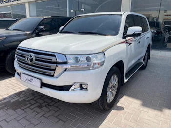 Toyota  Land Cruiser  GXR  2018  Automatic  189,000 Km  8 Cylinder  Four Wheel Drive (4WD)  SUV  White