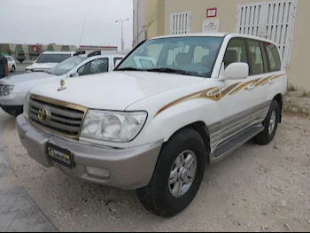 Toyota  Land Cruiser  VXR  2006  Manual  679,000 Km  8 Cylinder  Four Wheel Drive (4WD)  SUV  Silver