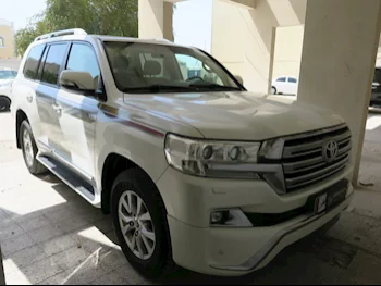 Toyota  Land Cruiser  GXR  2016  Automatic  66,000 Km  6 Cylinder  Four Wheel Drive (4WD)  SUV  White