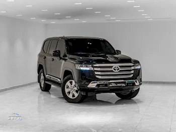 Toyota  Land Cruiser  GXR  2022  Automatic  73,000 Km  6 Cylinder  Four Wheel Drive (4WD)  SUV  Black  With Warranty