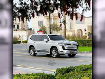 Toyota  Land Cruiser  GXR  2024  Automatic  2,595 Km  6 Cylinder  Four Wheel Drive (4WD)  SUV  Silver  With Warranty