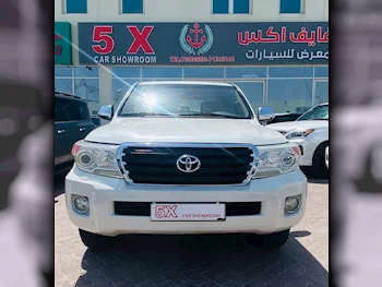 Toyota  Land Cruiser  GXR  2012  Automatic  296,000 Km  8 Cylinder  Four Wheel Drive (4WD)  SUV  White