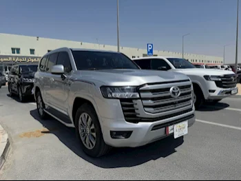 Toyota  Land Cruiser  GXR Twin Turbo  2022  Automatic  70,000 Km  6 Cylinder  Four Wheel Drive (4WD)  SUV  Silver