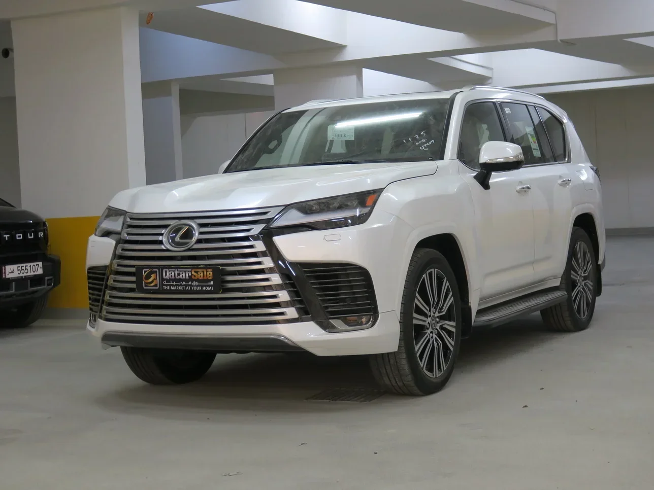 Lexus  LX  600 Luxury  2024  Automatic  6,000 Km  6 Cylinder  Four Wheel Drive (4WD)  SUV  White  With Warranty