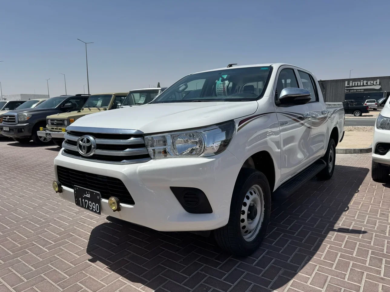 Toyota  Hilux  2020  Automatic  99,000 Km  4 Cylinder  Four Wheel Drive (4WD)  Pick Up  White