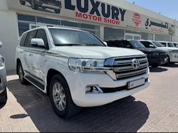 Toyota  Land Cruiser  VXR  2018  Automatic  210,000 Km  8 Cylinder  Four Wheel Drive (4WD)  SUV  White