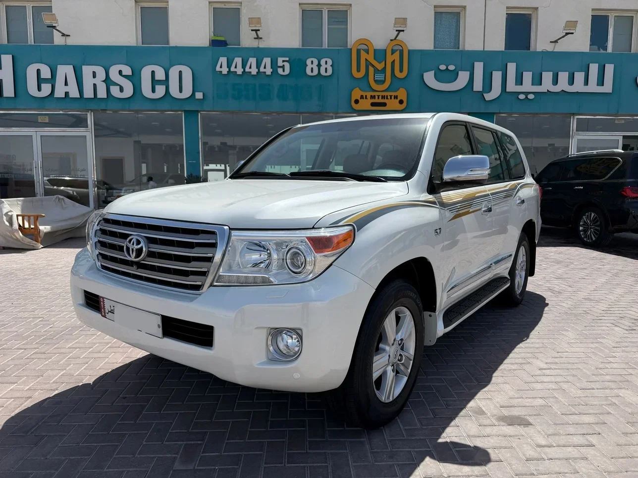 Toyota  Land Cruiser  VXR  2015  Automatic  181,000 Km  8 Cylinder  Four Wheel Drive (4WD)  SUV  White