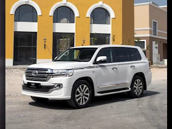 Toyota  Land Cruiser  VXR  2019  Automatic  183,000 Km  8 Cylinder  Four Wheel Drive (4WD)  SUV  White