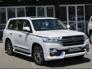 Toyota  Land Cruiser  VXR- Grand Touring S  2020  Automatic  164,000 Km  8 Cylinder  Four Wheel Drive (4WD)  SUV  White