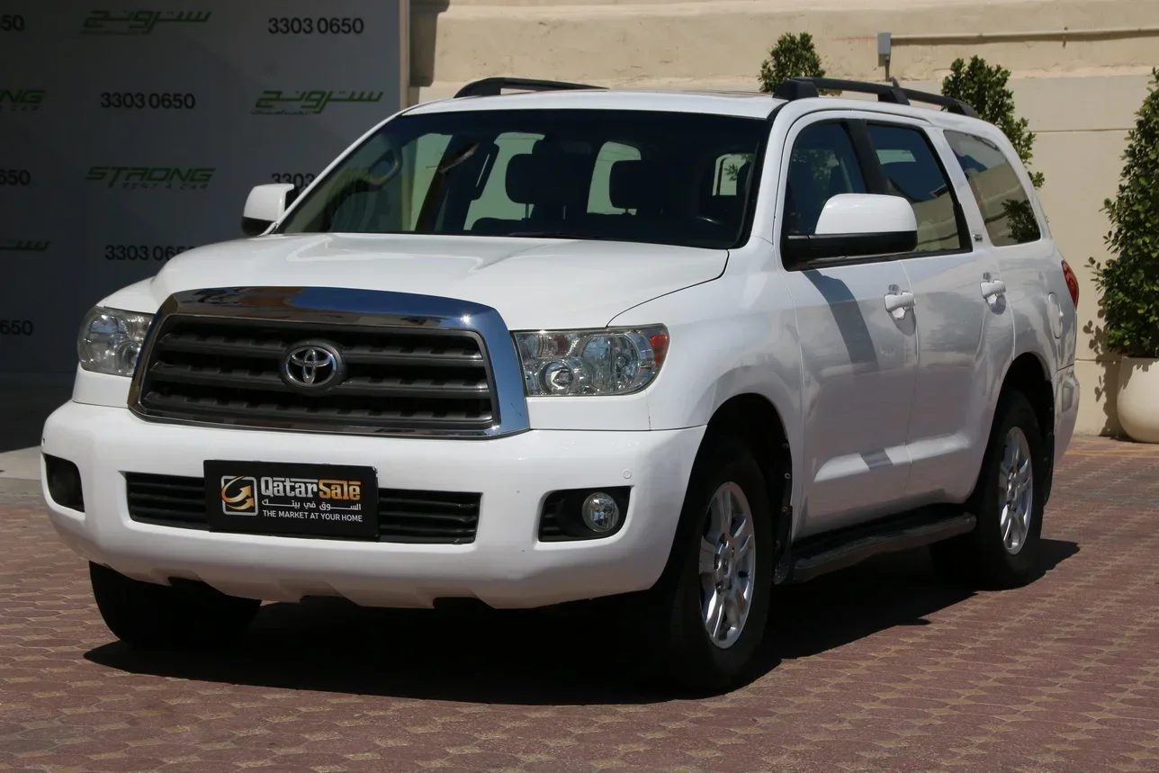 Toyota  Sequoia  SR5  2014  Automatic  285,000 Km  8 Cylinder  Four Wheel Drive (4WD)  SUV  White