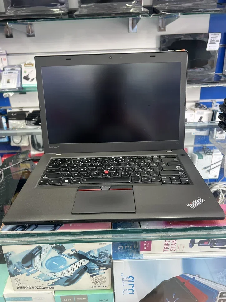 Laptops Lenovo  - ThinkPad  2016  - Black  - Windows 10  - Intel  - Core i5  -Memory (Ram): 8 GB