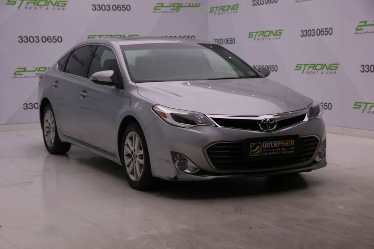 Toyota  Avalon  XLE  2015  Automatic  108,000 Km  6 Cylinder  Front Wheel Drive (FWD)  Sedan  Silver