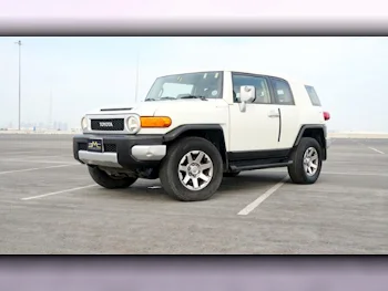Toyota  FJ Cruiser  2014  Automatic  206,000 Km  6 Cylinder  Four Wheel Drive (4WD)  SUV  White