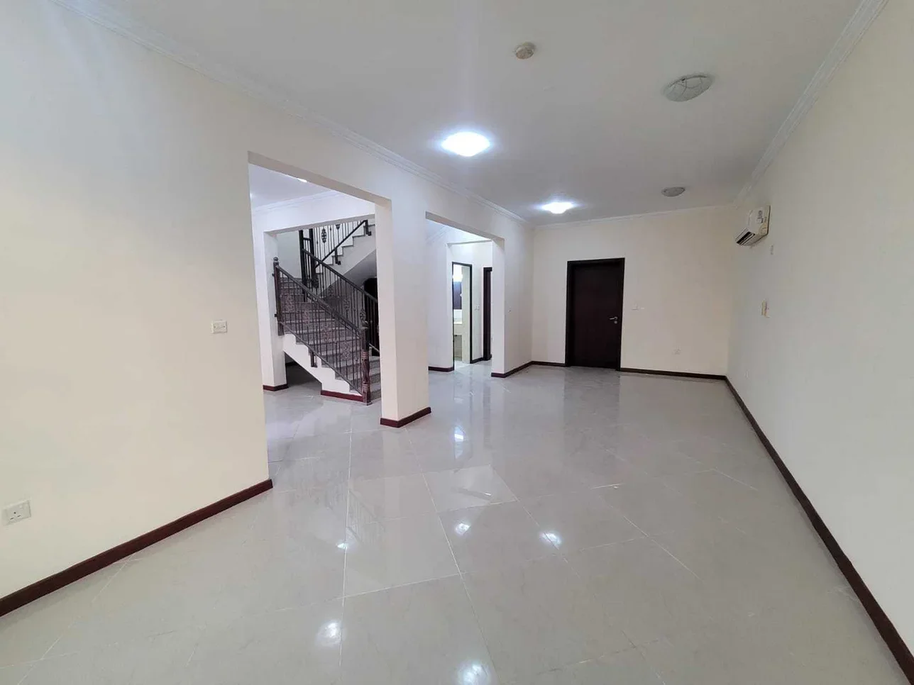 Compound  - Not Furnished  - Al Rayyan  - Abu Hamour  - 5 Bedrooms