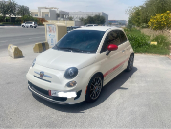 Fiat  500  2017  Automatic  50,000 Km  4 Cylinder  Front Wheel Drive (FWD)  Hatchback  White and Red