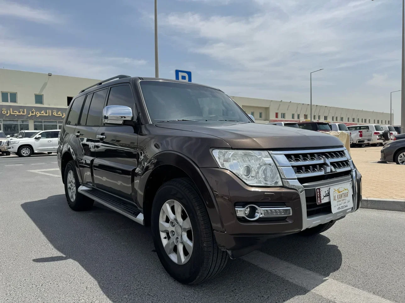 Mitsubishi  Pajero  GLS  2017  Automatic  181,000 Km  6 Cylinder  Four Wheel Drive (4WD)  SUV  Brown